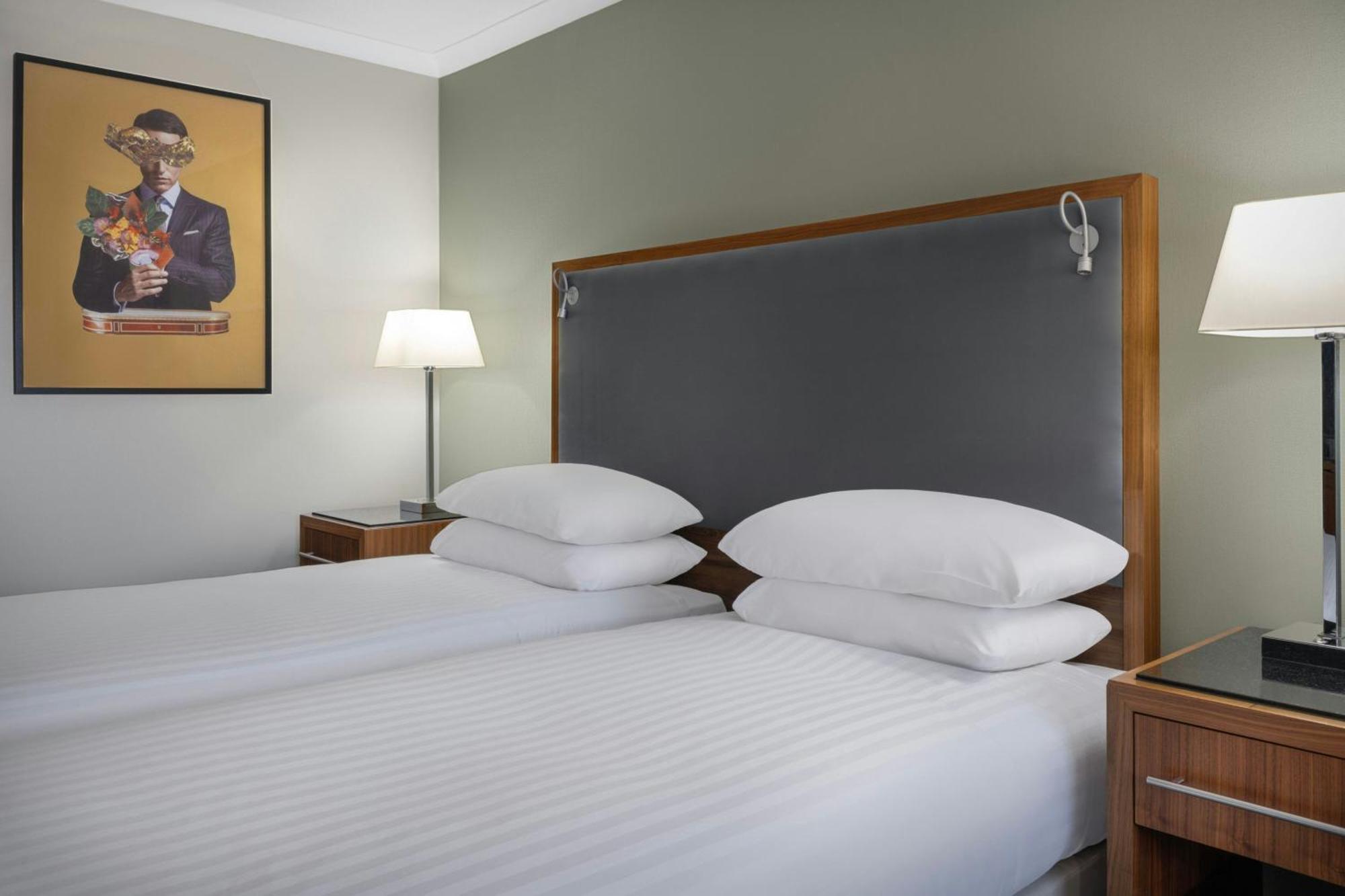 Delta Hotels By Marriott EDI Exteriér fotografie